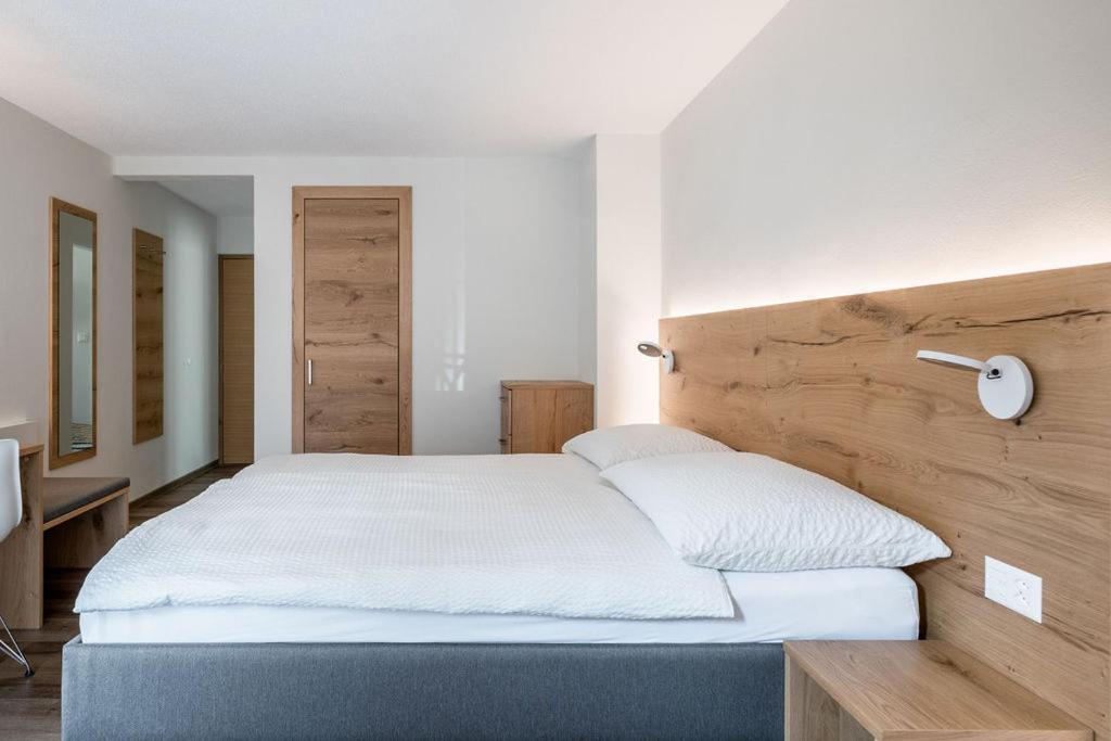 Hotel Zur Traube Brigerbad Exteriér fotografie